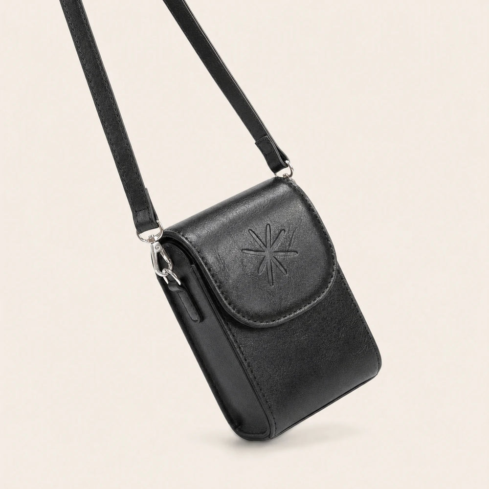 Étui en cuir vegan - Noir avec sa bandoulière